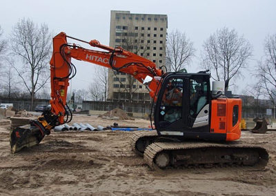 Hitachi 135 US